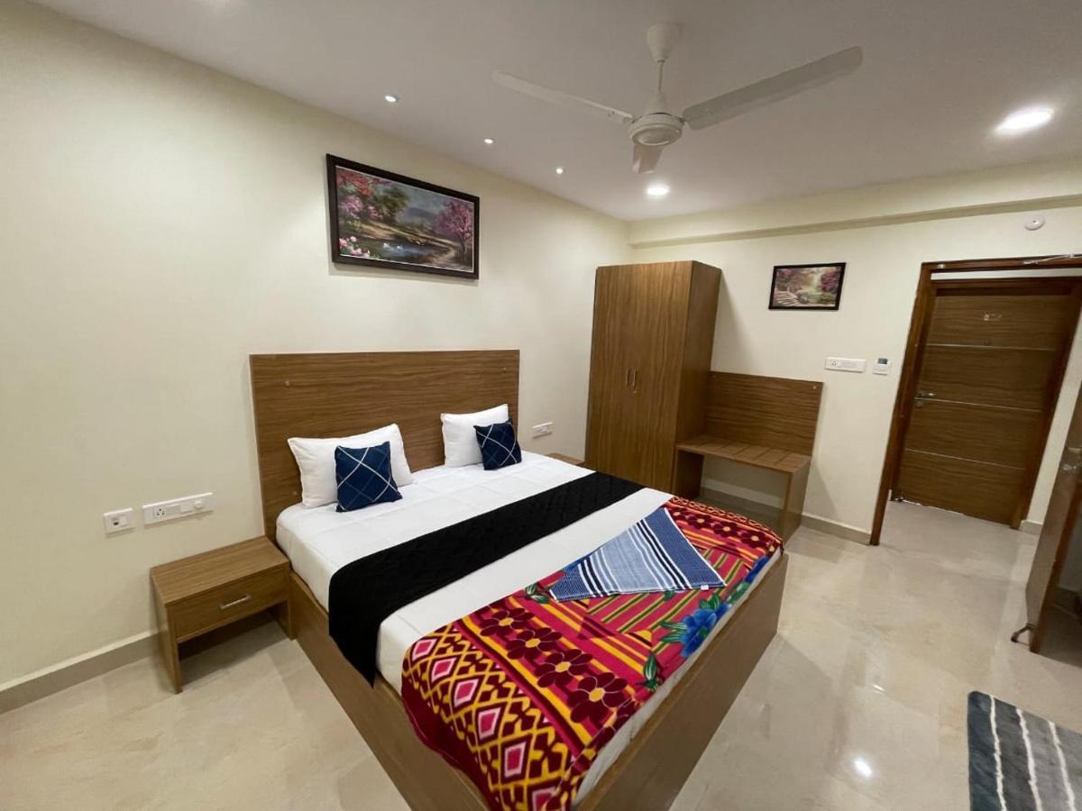 Srilakshmitulasiresidency Hotel Tirupati Luaran gambar